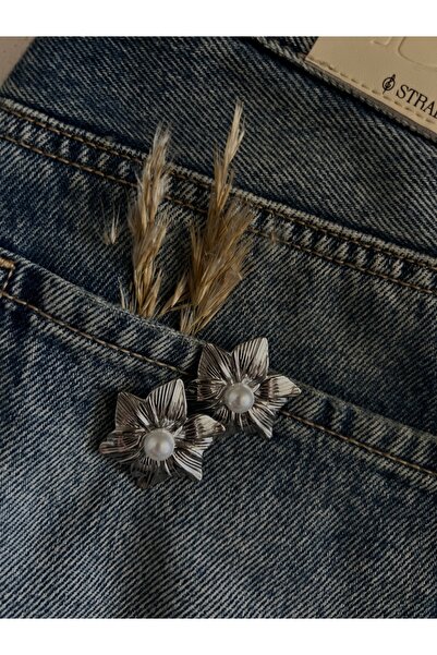 SHINELUC Steel Silver Pearl Blossom Earrings