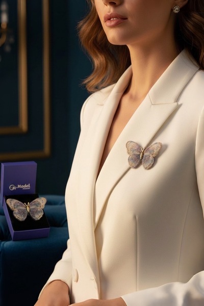 model aksesuar Zarif Nakış İşlemeli Detaylı Simli Kelebek Metal Broş