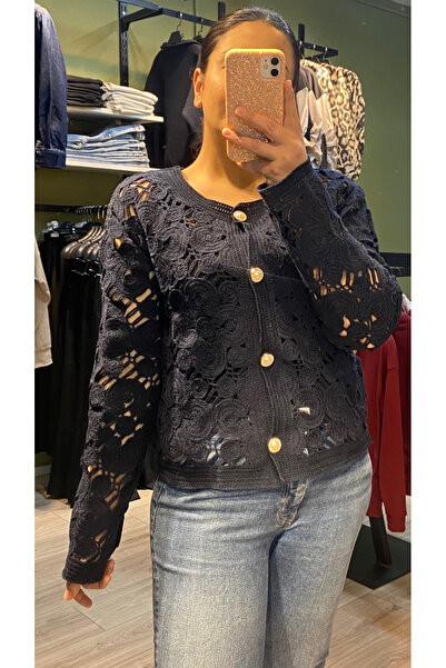 Via Boutique Tığ İşi Görünümlü Dantel İşlemeli İnci Düğmeli Kadın Triko Ceket