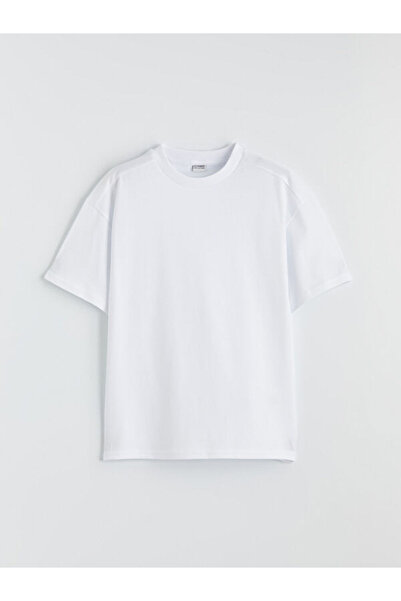 LC Waikiki Çelebi Store'dan Kaliteli Parçalar Oval Yaka KlasikErkek Çocuk T-s...