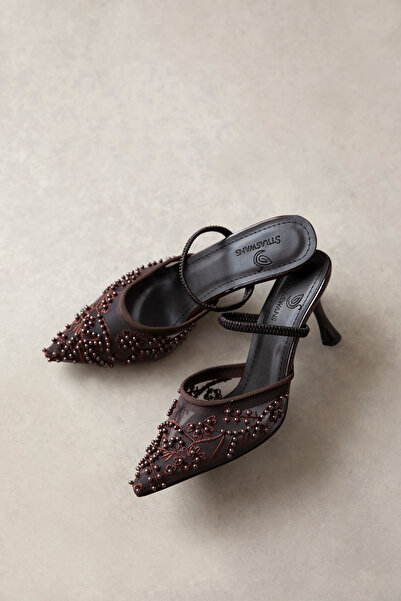 STRASWANS حذاء نسائي بكعب عالي وتفاصيل شبكية من Isla باللون البني