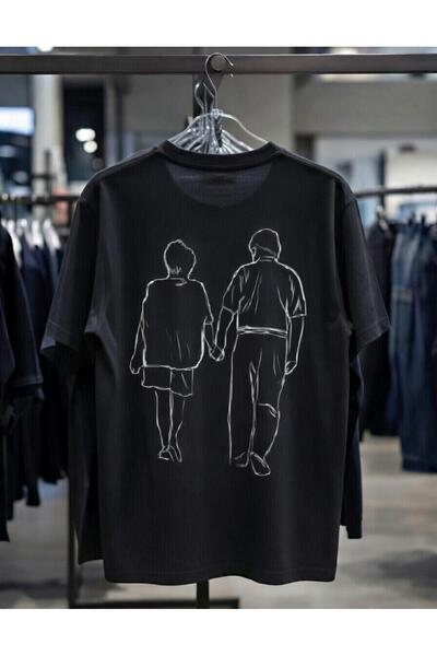 playwear تي شيرت PLAY WEAR للجنسين بقصة فضفاضة وطباعة على الظهر بتصميم مينيما...