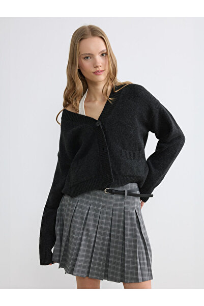 LC Waikiki Rmz Gi̇yi̇m Farkiyla V Dikim Women's Knitwear Cardigan