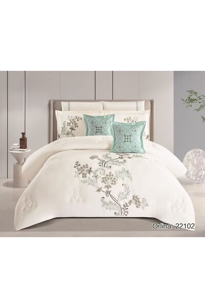 xi Duo Duo A summer double bedsheet set with a royal embroidered design, offe...