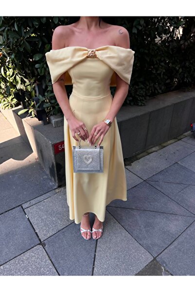 zoezoe Madonna Yaka Toka Detaylı Midi Boy Elbise