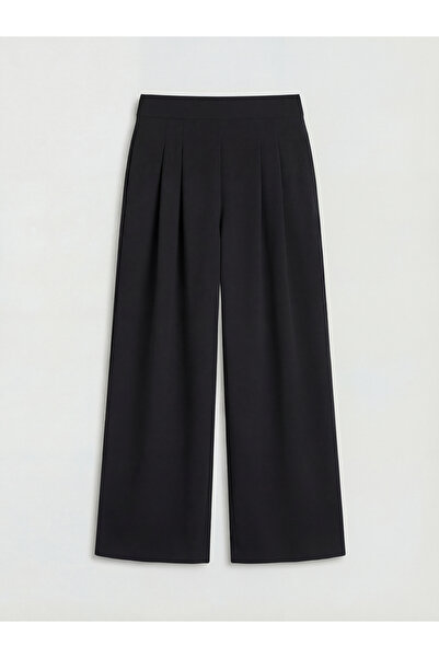 LC Waikiki Pantaloni negri din material textil cu pliuri pentru femei, cu cro...