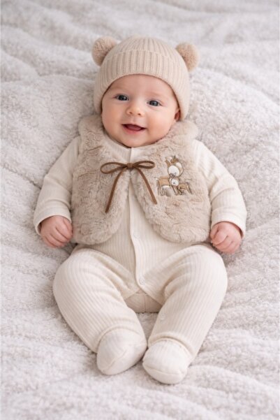 Superbaby Salopeta bebe tip vesta ByMurat cu broderie cerbi si material pufos...