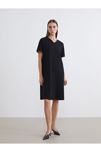 LC Waikiki Λαμπερές επιλογές από το Shining Store: Φόρεμα V-Dikim A-Dikim