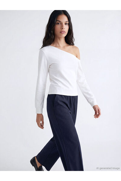 LC Waikiki Εκρού Γυναικείο Φούτερ με λαιμόκοψη Kayık