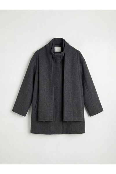 LC Waikiki M&B Collection Siyah Atkılı Dik Yaka Kadın Kaşe Kaban