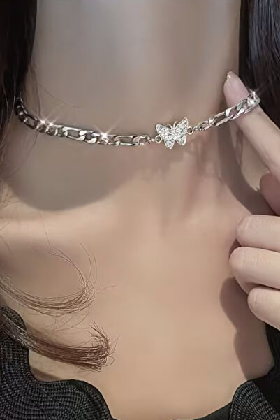 ZETCONCEPT زيت ستايل "لومينا بابيلون تشوكر" – قلادة تشوكر على شكل فراشة متألقة