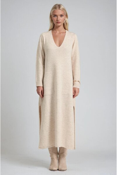 Lijuri V-Neck Side Slit Knitwear Maxi Dress 2019