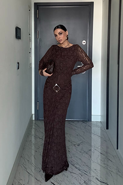 Seda Yalçın Atelier Kahve Toka Detaylı Dantel Uzun Elbise