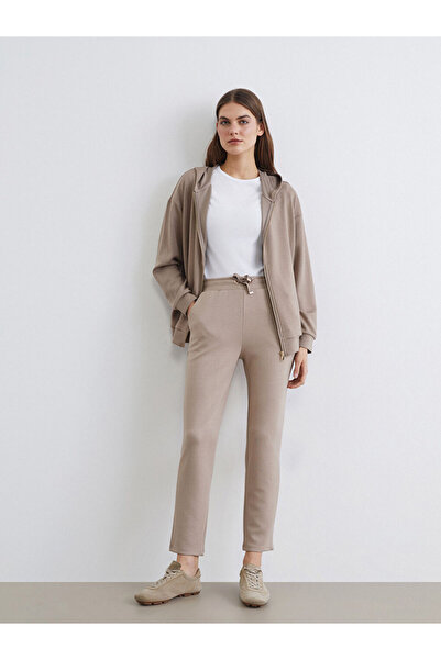 LC Waikiki Rmz Gi̇yi̇m Farkiyla Soft Touch Women's Sweatpants with Waist Cord