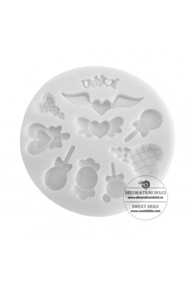 Decoratiuni Dulci Mulaj cu mici inimioare in forma de acadele