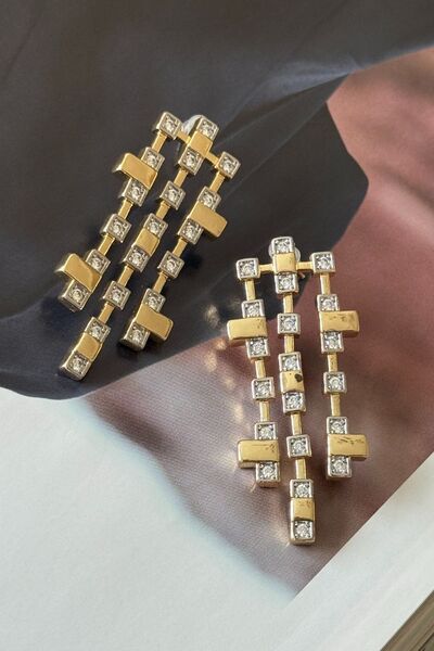 Trendy Butik أقراط ماركة Vip ذات لونين