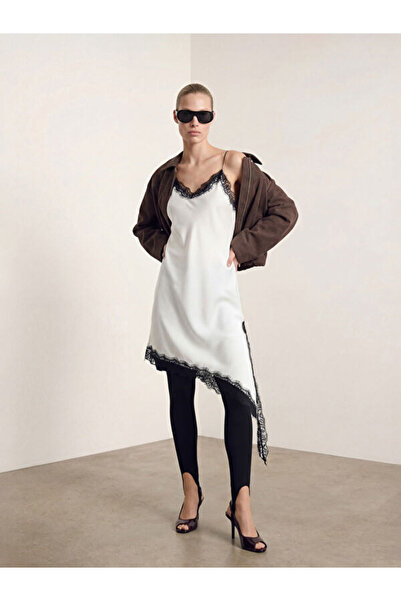 LC Waikiki Rmz Gi̇yi̇m Farkiyla Lace Detailed Asymmetrical Satin Blouse with ...