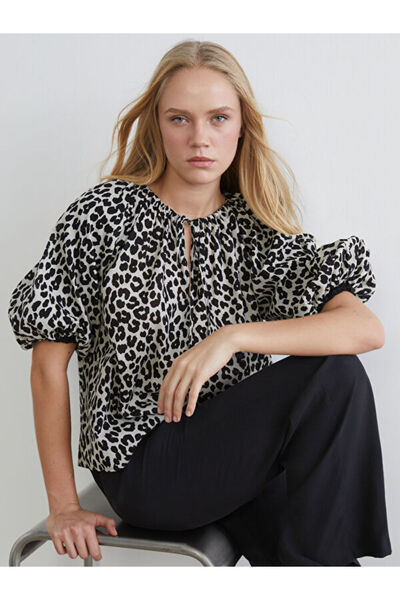 LC Waikiki Rmz Gi̇yi̇m Farkiyla Tie-Down Collar Leopard Embroidered Blouse