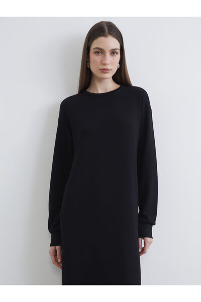 LC Waikiki LCW Modest Μαύρο Φόρεμα Φούτερ με Λαιμόκοψη Ποδηλάτου και Σχισμή