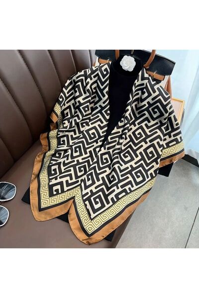 Accessories Стилен дамски шал с копринен вид и бежово-кафяв десен