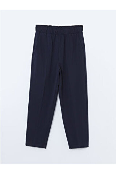 LC Waikiki بنطلون نسائي من plus-store بخصر مطاطي، تصميم عملي مع جيوب على الجا...