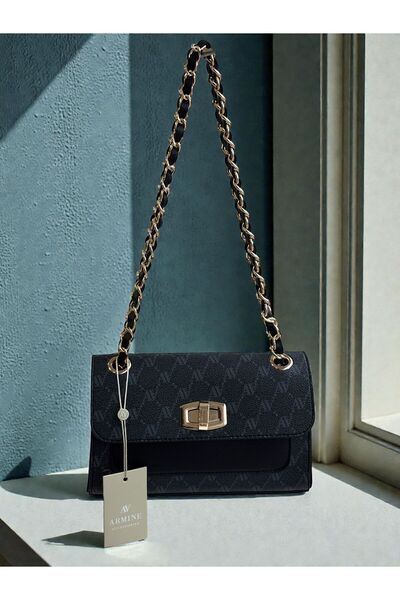 Armine 426 GEANTĂ CROSSBODY CU DETALII DE LANȚ ȘI CAPAC PENTRU FEMEI 426