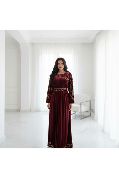 alqarat جلابية "سلطانة" مخملية مطرزة