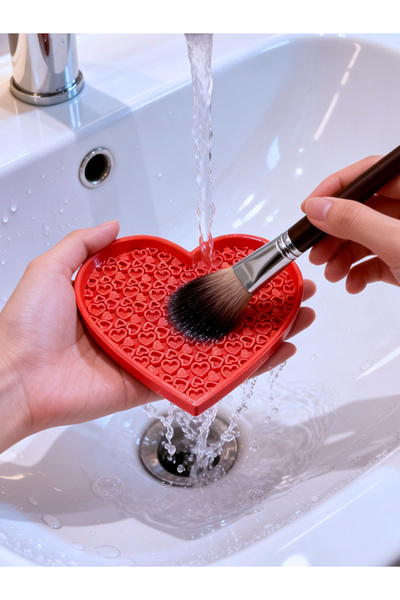 Flay3d Heart-Shaped Silicone Makeup Brush Cleaning Device – Practical, Hygienic, and Quick Brush Washer