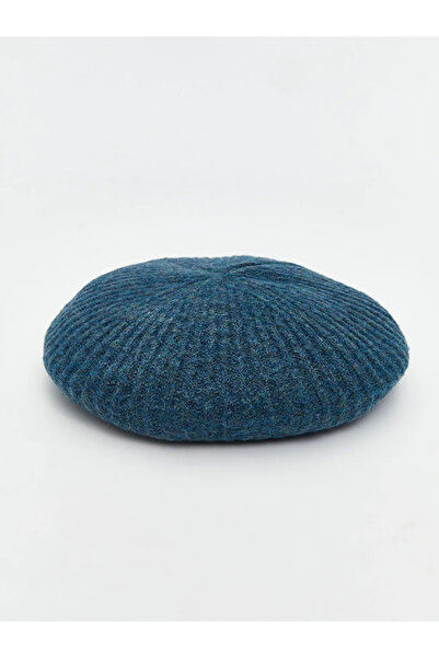 LC Waikiki قبعة رسام للنساء من بترول بيزك