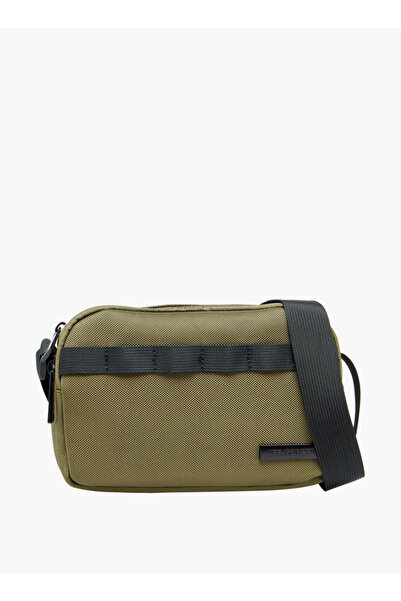 Lee Cooper حقيبة كروسبودي رجالية منقوشة