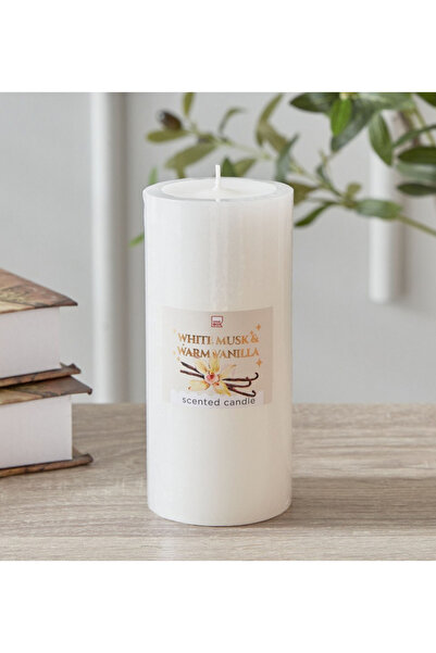 QARA شمعة عمودية برائحة الفانيليا - 6.8 × 15 سم