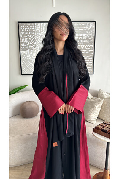 Warazan Black abaya with colored sleeves and side pleats
