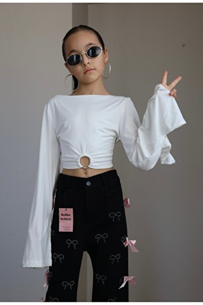 Malika Golden Sırtı açık crop, kolye detaylı uzun kollu krop, kolları yırtmaç...