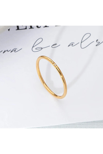 Choice 5 خواتم رفيعة بتصميم بسيط من الفولاذ المقاوم للصدأ بلون ذهبي مرصعة بحج...