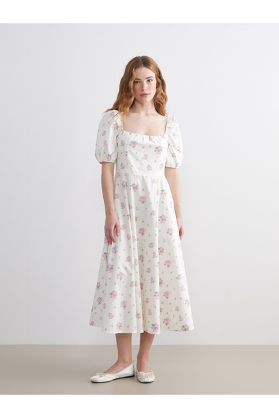 LC Waikiki فستان بياقة مربعة وأكمام واسعة مزينة بنقوش زهرية