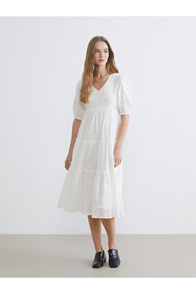 LC Waikiki فستان بياقة على شكل حرف V وأكمام واسعة مفتوحة