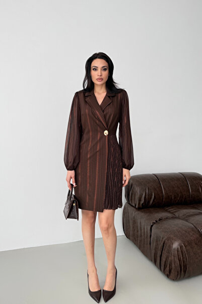 Serica Moda Rochie plisată cu mâneci din tul cu dungi maro