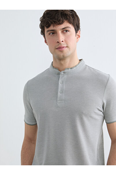 LC Waikiki تيشيرت حكيم تاكا الرجالي.