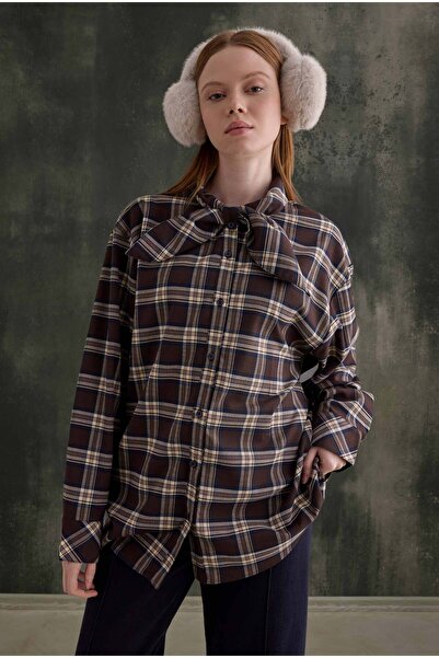 HEQA Cămașă în carouri cu guler tip eșarfă, maro