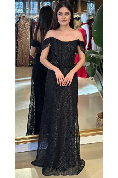 Abiyeniall Siyah Madonna Yaka Sırt Dekolteli Düz Kesim Dantel Uzun Abiye Elbi...