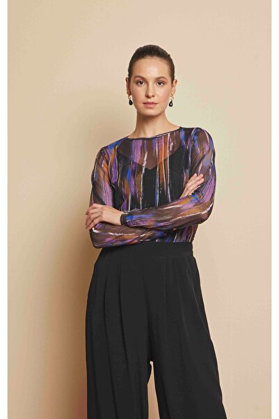 Obaha Larin's blouse