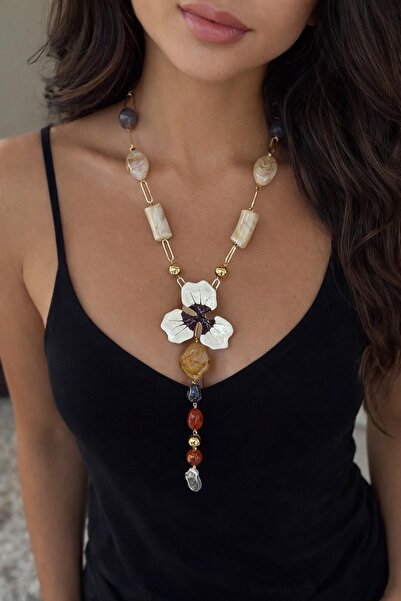 New Obsessions Natural Flower Necklace