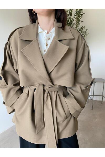 Bade Butik معطف قصير بحزام بلون الجمل