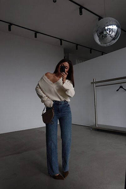 Özge Özgenç Kesik Paça Yıkamalı Straight Fit Jean