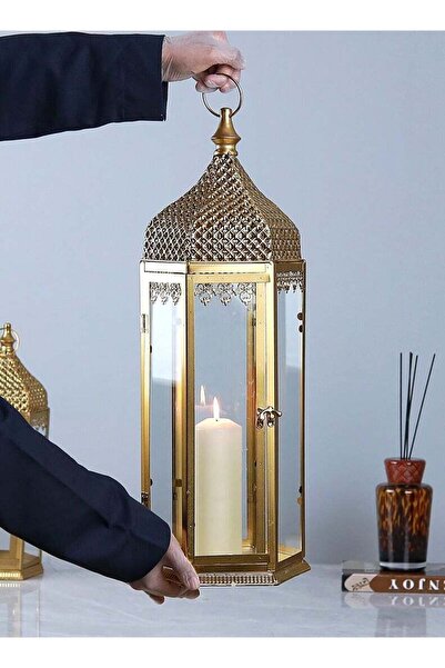 Al Hadaya Mall Elegant and Unique Golden Ramadan Lantern