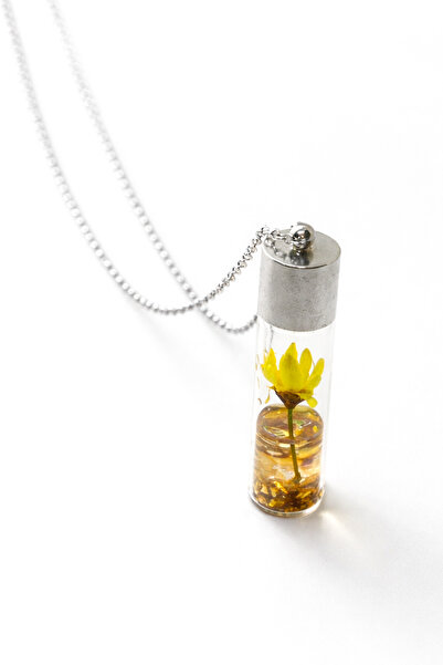 MakeWell Pendant with Real Flower Design Inside Glass – Elegant Women's Neckl...