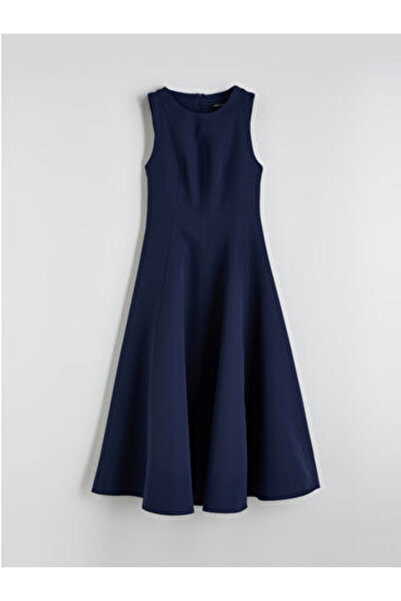 LC Waikiki Φόρεμα Peplum σε μπλε ναυτικό χρώμα με λαιμόκοψη ποδηλάτου