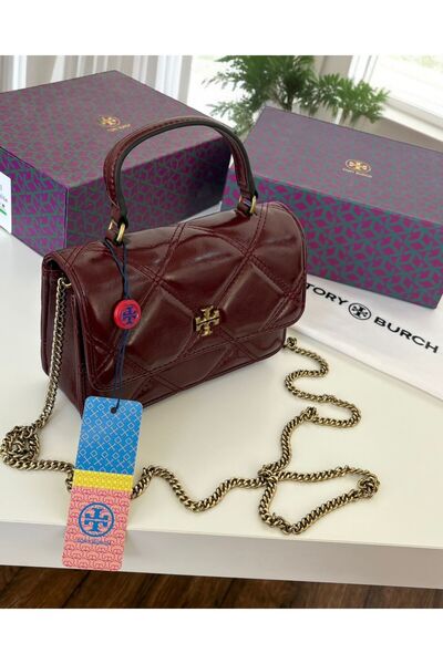 Generic A small, stylish shoulder bag