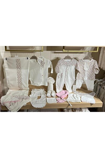 Generic Baby girl's 20-piece set, sizes 0-3 months, red color