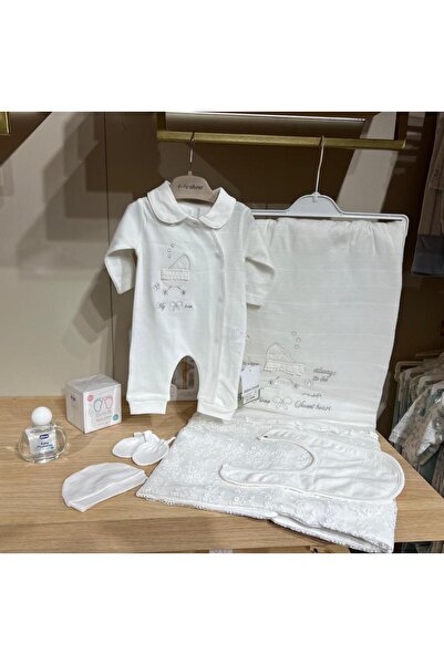 Generic Baby girl 5-piece set – European style (0-3 months) Off-white color